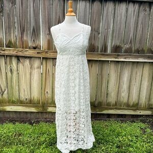 Buttons crochet lace maxi dress, size small